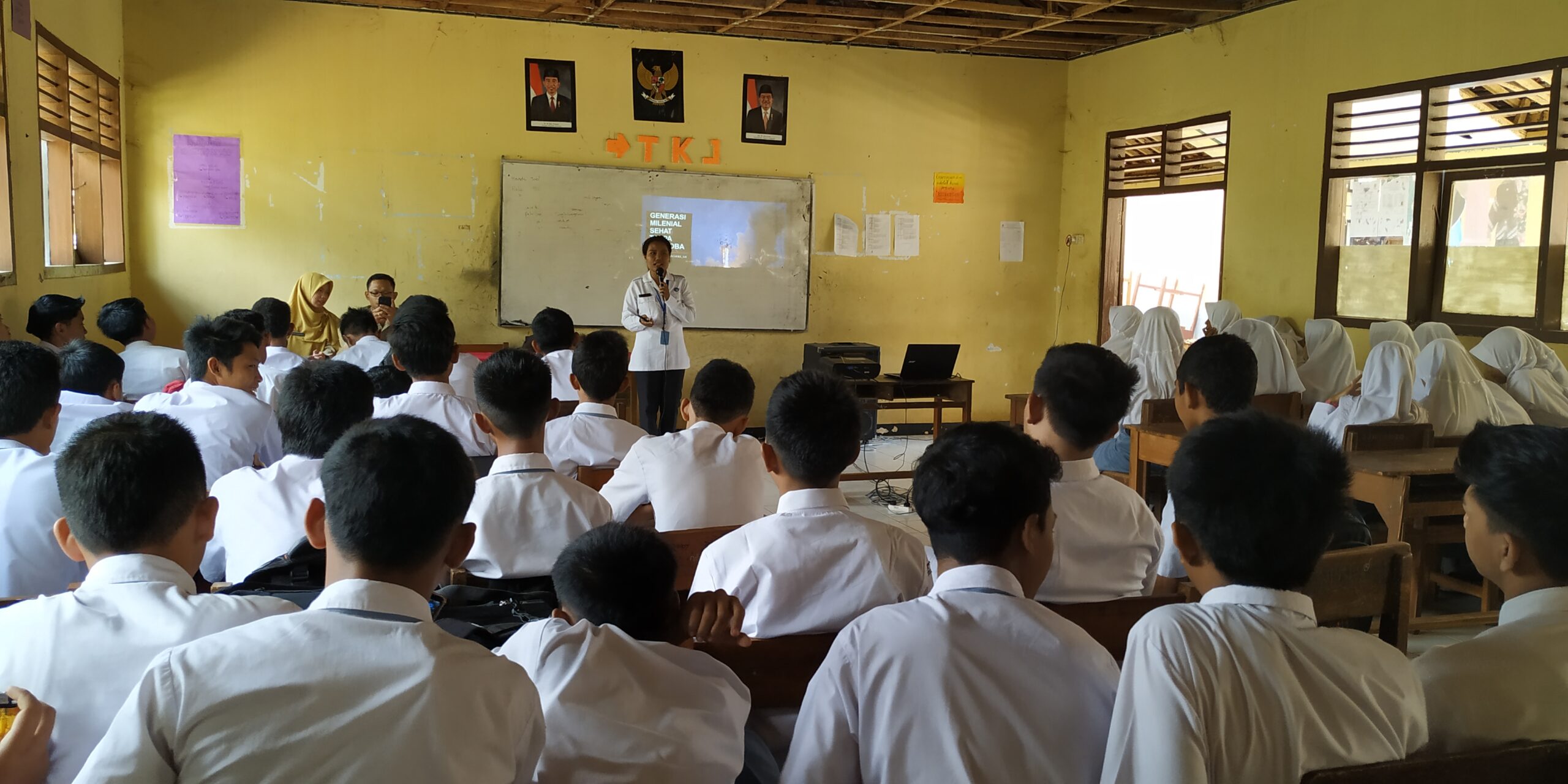 BNN BEKALI SISWA SMK YPLP PERWIRA 2 PURBALINGGA DENGAN P4GN