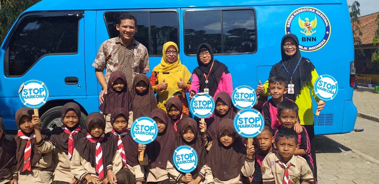 Si Biru BNN Menyapa Siswa-Siswi SD