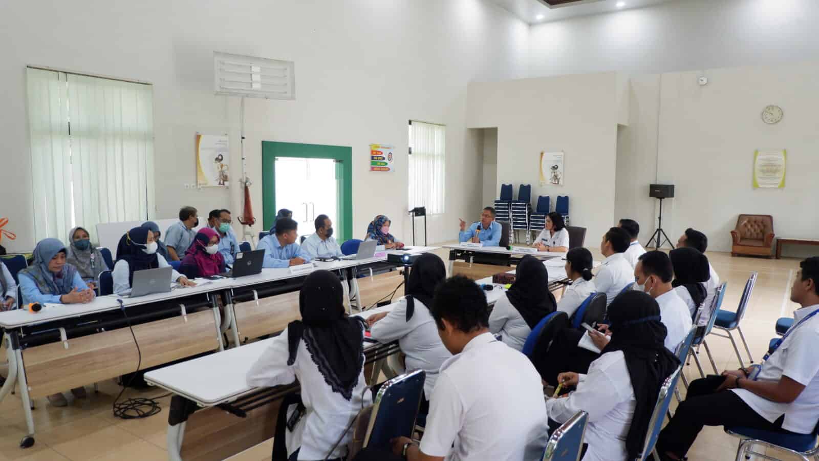 STUDI KAJI TIRU PEMBANGUNAN ZONA INTEGRITAS BNN KABUPATEN PURBALINGGA DI KPKNL PURWOKERTO STUDI KAJI TIRU PEMBANGUNAN ZONA INTEGRITAS BNN KABUPATEN PURBALINGGA DI KPKNL PURWOKERTO