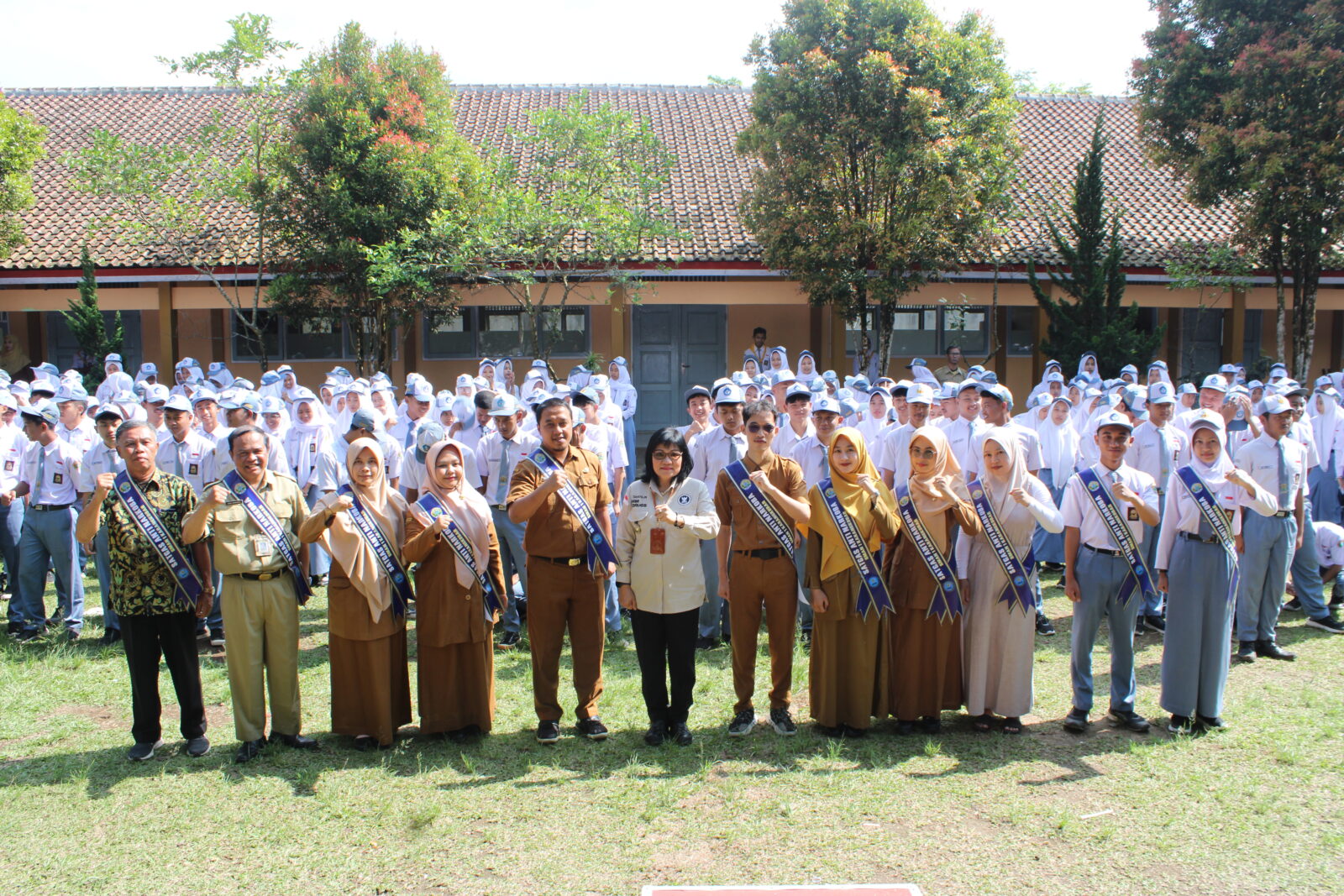 SMA NEGERI 1 KARANGKOBAR PILOT PROJECT SEKOLAH BERSINAR SMA NEGERI 1 KARANGKOBAR PILOT PROJECT SEKOLAH BERSINAR